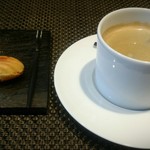 レストラン ラ・フロレゾン・ドゥ・タケウチ - コーヒーと小菓子
