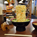 魚河岸 丸天 - 海鮮かき揚げ丼（あら汁付）￥1,100（税抜）