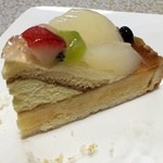 イタリアントマト ケーキショップ - 洋梨のタルト？（≧∇≦）