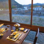 奥津荘 - 吉井川沿いの食事処で夕食