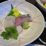 奥津荘 - 造里　瀬戸内産平目、瀬戸内産縞鯵