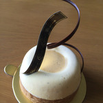 シャンドワゾー - バニラのババロアとタルトの組み合わせ「タルト・ヴァニャーユ・マルティニック」は445円