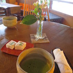 奥津荘 - ロビーでチェックイン