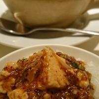 四川料理 龍の子 - 麻婆豆腐オン・ザ・ライス