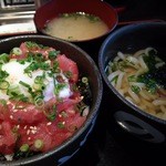 のっけ家 - 鮪すき身丼とうどん