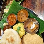 印度料理シタール - なかなか豪勢でしょ？(*´艸`*)