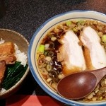 烈志笑魚油 麺香房 三く - 黒壺＋角煮ごはん