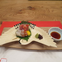 料理屋 真砂茶寮 - 真子鰈、車海老、中とろの刺身