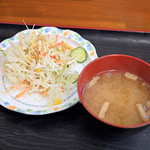 四つ葉 - サラダと味噌汁