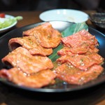 焼肉 大貫 - うちもも（右）　リブロース芯