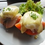 ル・パン・コティディアン 芝公園店 - エッグベネティクト
                                1,490円
                                2016.06