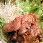 炭火焼と旬のおさかな 菜の花 - 生姜焼きレタス包み