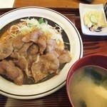 つるかめ食堂 - しょうが焼き定食800円