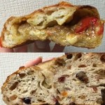 上：チーズカレーパン
          下：キャトルフュルイ