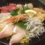 Dainingu Mameda - 海鮮丼