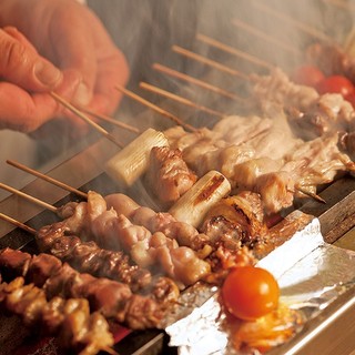 1本1本丁寧に焼きあげる炭火焼鳥