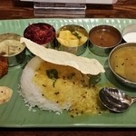 ケララの風II - 【2016年5月】ミールス：ナスのカーラン、ビーツのトーレン、ジャガイモのクートゥ 