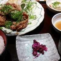 京の禅 車 四条烏丸店 - 唐揚げ定食　880円