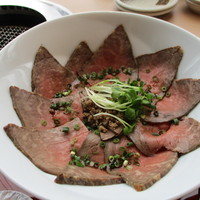 尾崎牛焼肉 銀座 ひむか - ローストビーフ丼アップ