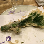 天ぷら てんかつ - ウドも香り良い