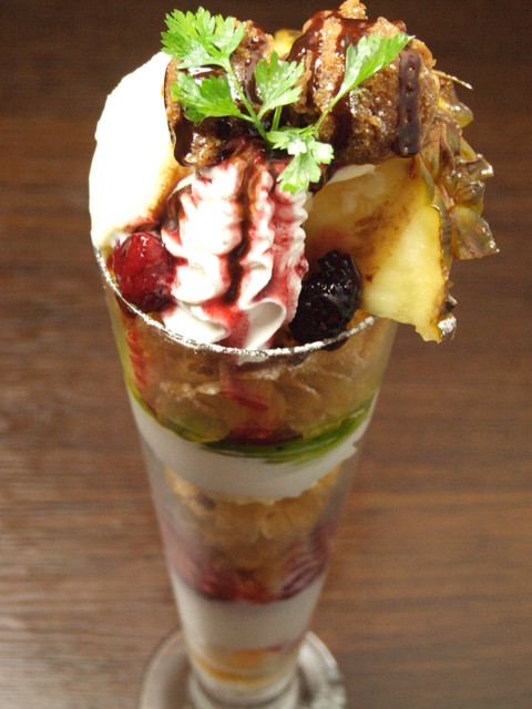 Loites レストラン 飲食店の検索 てぃーだ特製パフェ 琉球 梅酒ダイニング てぃーだ水道橋店