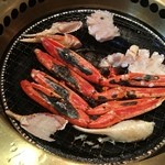 焼肉ダイニング 牛源 - 焼きガニ