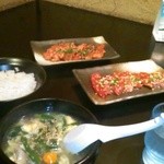 ぎょうてん - [料理] ライス・玉子スープ・和牛ロース・和牛カルビ 全景♪ｗ