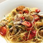 PIZZERIA ISOLA - アサリとチェリートマトのスパゲッティ
