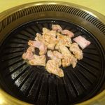 コリアン亭 - 65年間変わらぬ人気の味
      豚白もつ　焼き