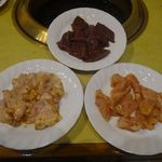 コリアン亭 - 牛ホルモン　牛レバー　上ミノ　1人前