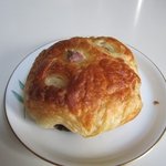 Chez Quano - 小豆パン・・・・ケーキだけではなくパンや焼き菓子も人気のお店ですよ。 