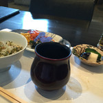 和食 了寛 - 赤だし味噌汁の器。