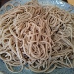 十割そば　ひかり - 右半分（濃い目の色）が高根沢産
                                左半分（浅目の色）が信州産だそうです