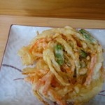 十割そば　ひかり - かき揚げも文句なしのサクサク感