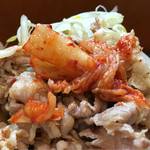 とんこつらーめん ひかり - 2016年5月24日
      火曜日限定
      冷二郎 豚キムチバージョン