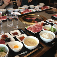 みやび 六本木店 - スープ、ご飯はお代わり自由だったと思います。サラダもモリモリ嬉しい。