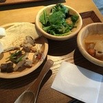 Miyakoyasai Kamo - ピタパン、サラダ、和風ポトフなど