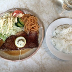 幸 - ステーキランチ    プラス味噌汁
