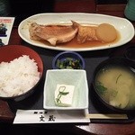 鍛冶屋 文蔵 - 煮魚定食￥８００