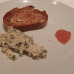 カンテサンス - ブルーチーズ 紅玉ジャム添え