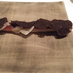 ホワイトアスパラガス 菊芋 パン粉とパルメザン トリュフをのせて