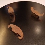 カンテサンス - 原木椎茸のビスキュイ