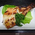 Grilled red fish lees