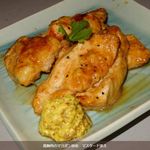 Stir-fried chicken breast with mayonnaise served with mustard