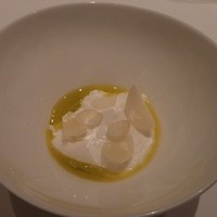 カンテサンス - 山羊乳のバヴァロア 塩とオリーブオイル