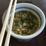 釜あげうどん 長田 in 香の香 - ネギ、ショウガ、ゴマを入れてスタンバイ完了。（2016.5 byジプシーくん）