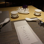 中国料理 「王朝」 - [内観] テーブル席 ① 