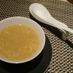 中国料理 「王朝」 -  [料理] 蟹粉玉米湯 全景♪ｗ