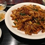 Shisen Ryouri Fukuraku - 刀削麺炒め（750円）