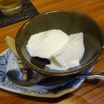 六徳 恒河沙 - 杏仁豆腐